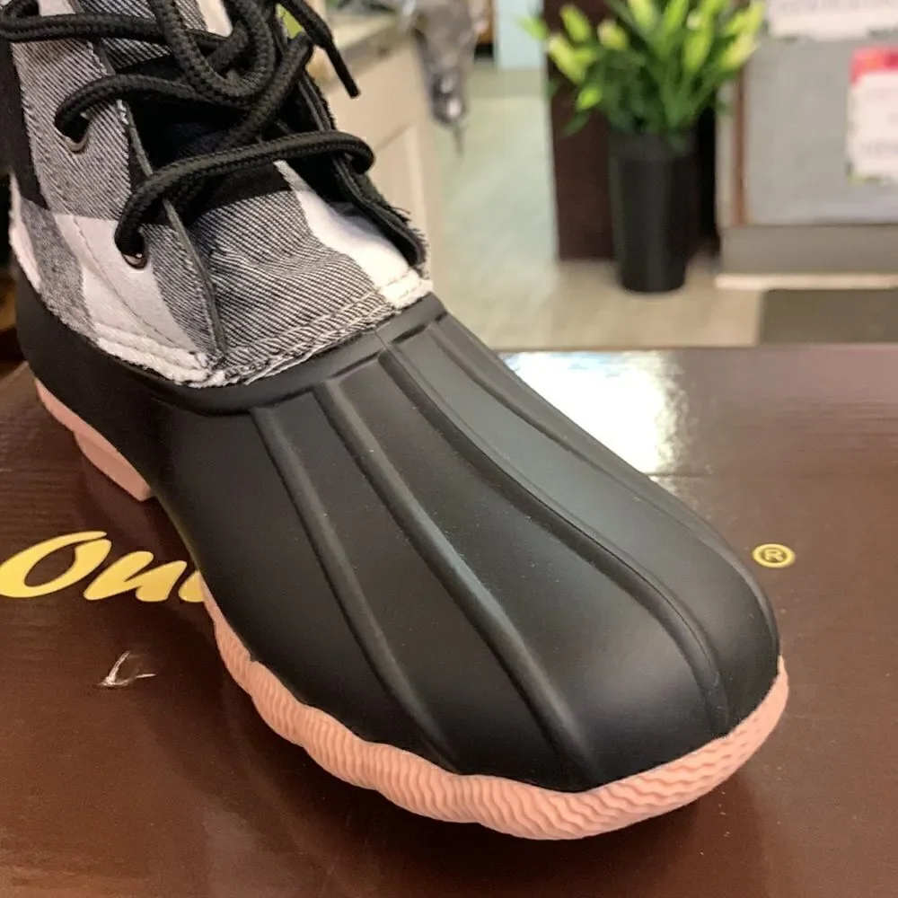 Outwoods new boot!plaid and super cute see pics for details .size 9m